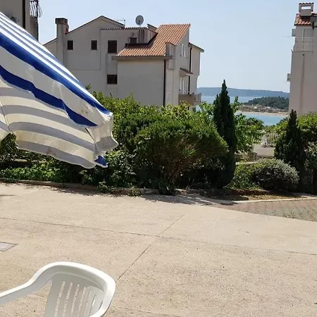 Adriatica شقة